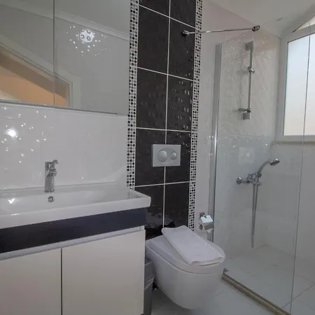 Cihan Villa, Oezel Havuzlu, فتحية