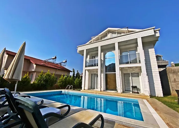 Cihan Villa, Oezel Havuzlu,
